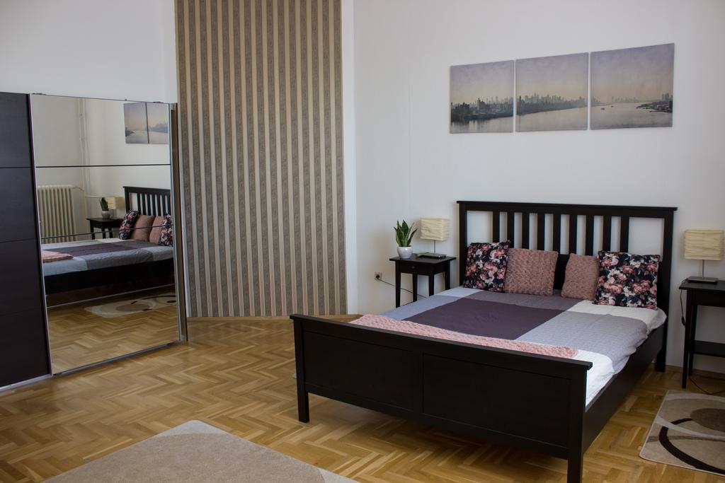 Home At Parliament Budapest Exterior photo