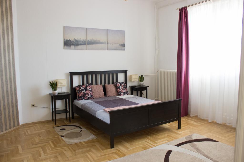 Home At Parliament Budapest Exterior photo